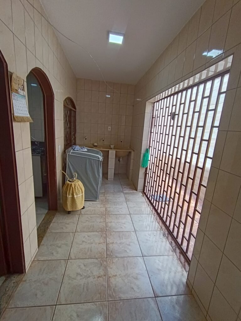 19ff5fc4-d9f3-4cde-95cb-d80795f81c72